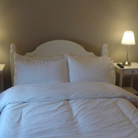 Riggend Farm Bed And Breakfast Airdrie Esterno foto