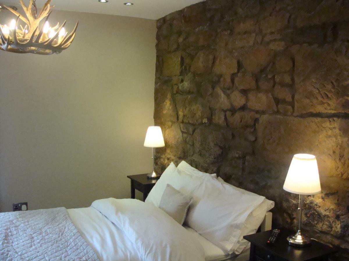 Riggend Farm Bed And Breakfast Airdrie Esterno foto