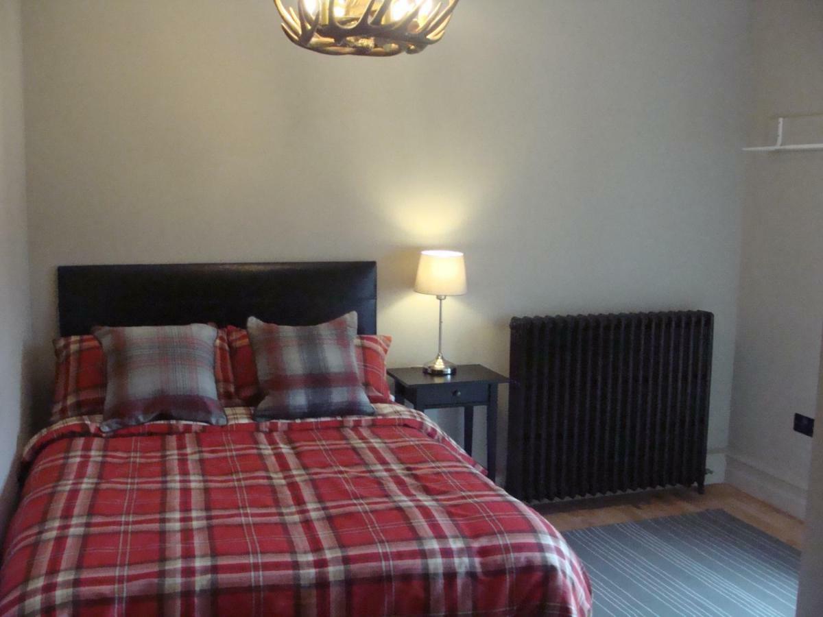 Riggend Farm Bed And Breakfast Airdrie Esterno foto